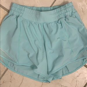 mint green size 4 lululemon shorts